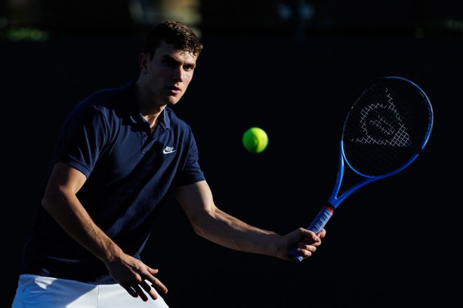 皮球在空中 皮球在空中